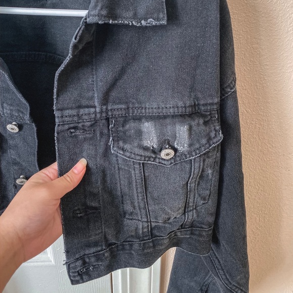 Cropped Jean Jacket - Picture 2 of 3